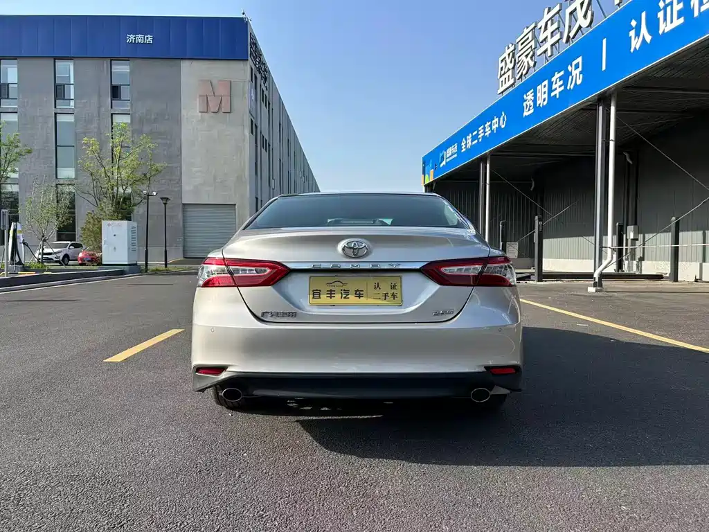 Toyota Camry 2020 — фото 16