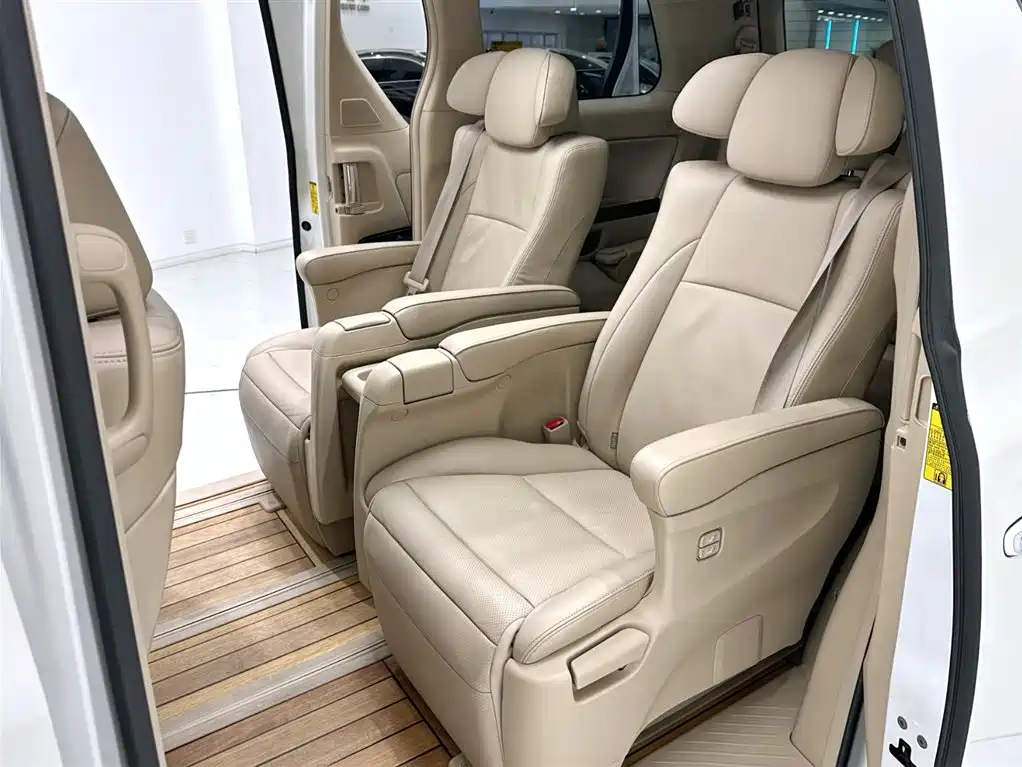 Toyota Alphard 2014 — фото 12
