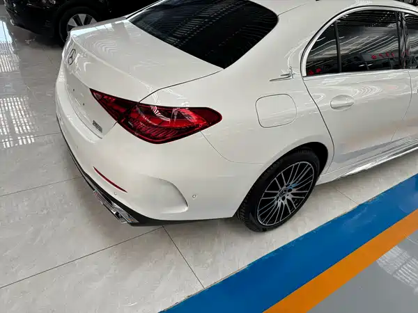 Mercedes-Benz C-Class 2024