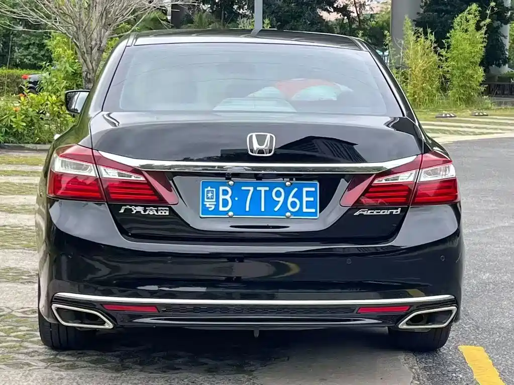 Honda Accord 2017 — фото 8