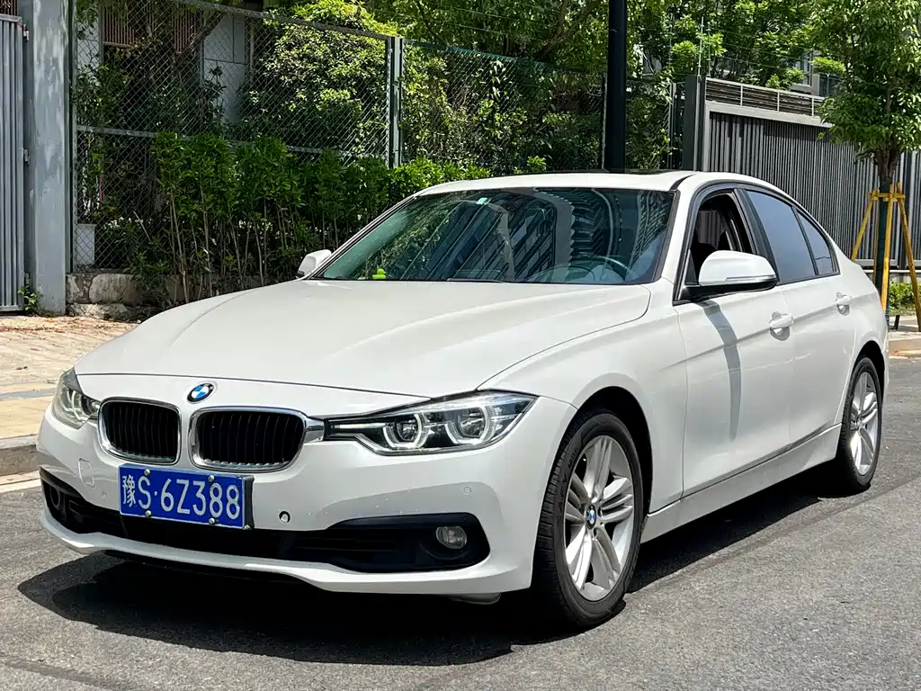 BMW 3 Series 2017 — фото 1