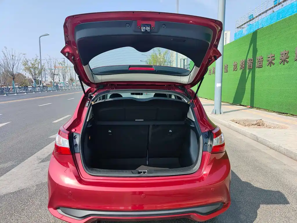 Nissan Tiida 2019 — фото 15