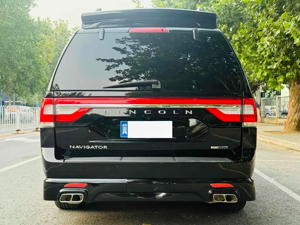 Lincoln Navigator 2017 — фото 30