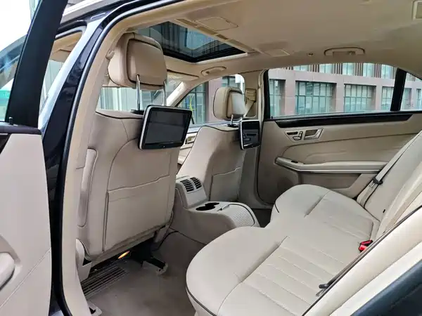 Mercedes-Benz E-Class 2015