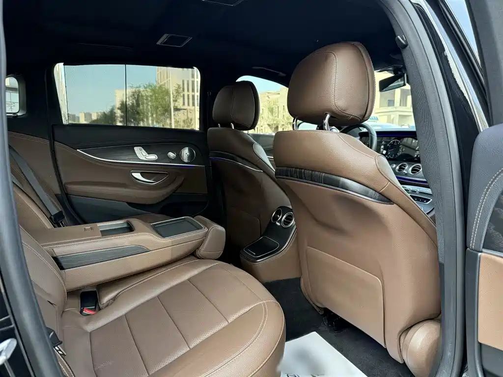 Mercedes-Benz E-Class 2020 — фото 4