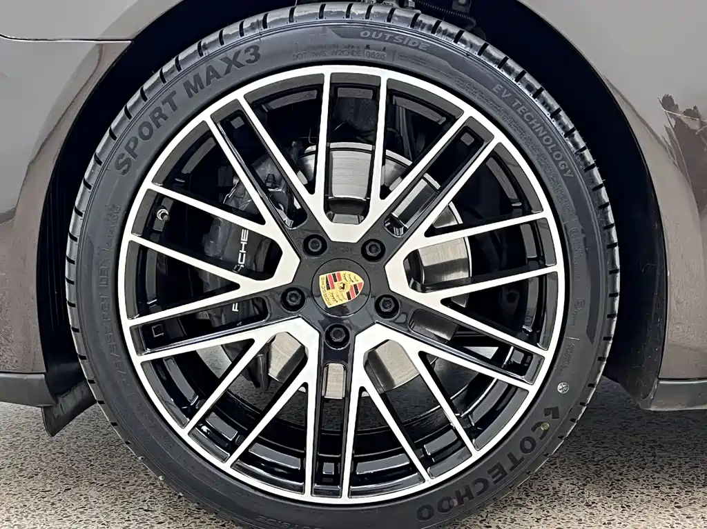 Porsche Panamera 2019 — фото 39