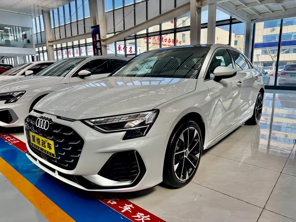 Audi A3 2025 — фото 2