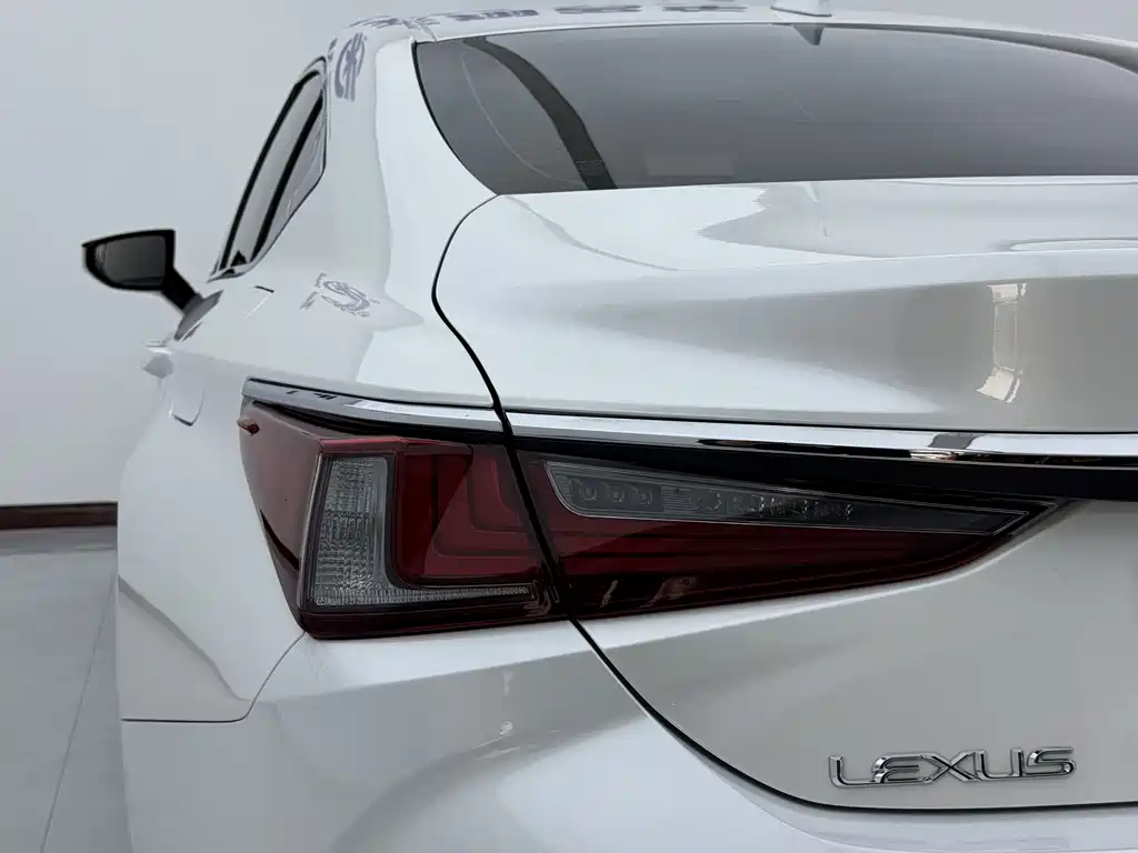 Lexus ES 2024 — фото 16