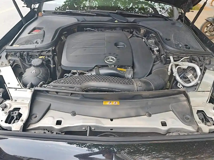 Mercedes-Benz E-Class 2023 — фото 10