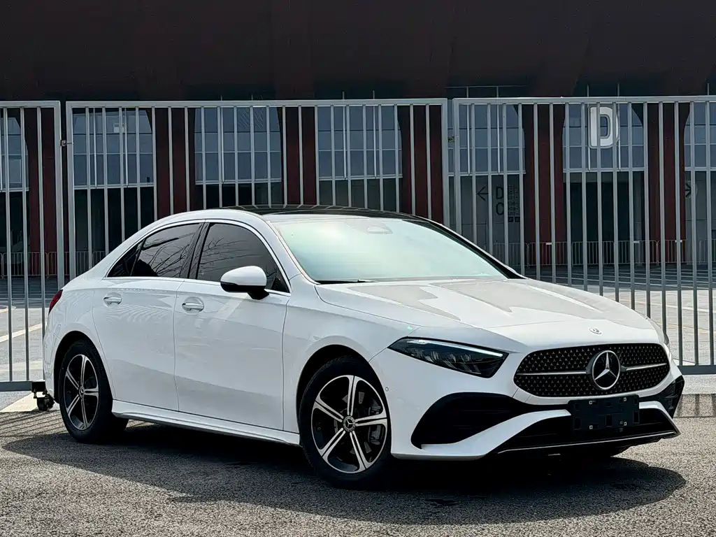 Mercedes-Benz A-Class 2025 — фото 3