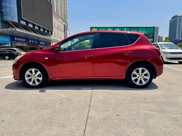 Nissan Tiida 2011