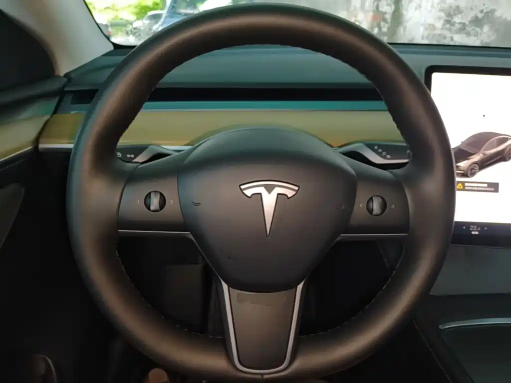 Tesla Model Y 2022 — фото 11
