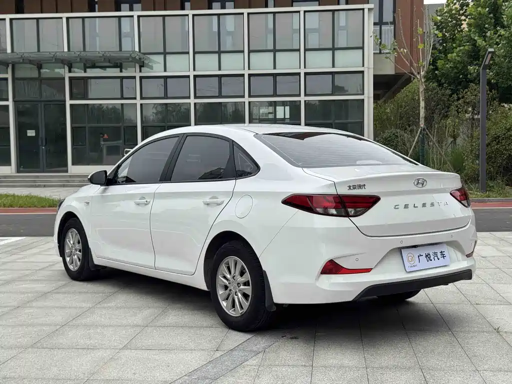 Hyundai Elantra 2021 — фото 6