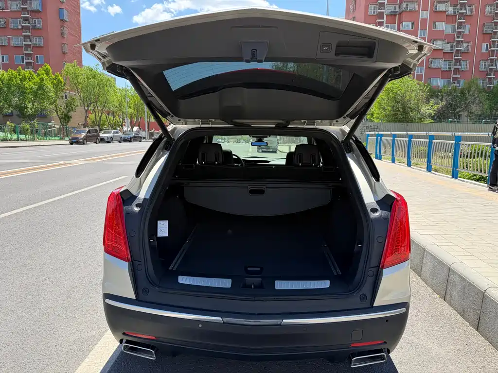 Cadillac XT5 2017 — фото 14