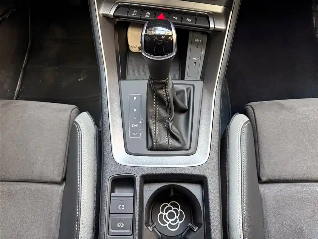 Audi Q3 2023 — фото 15