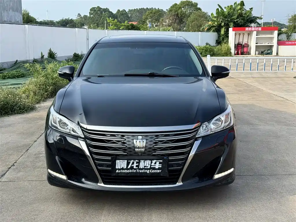 Toyota Crown 2020 — фото 2