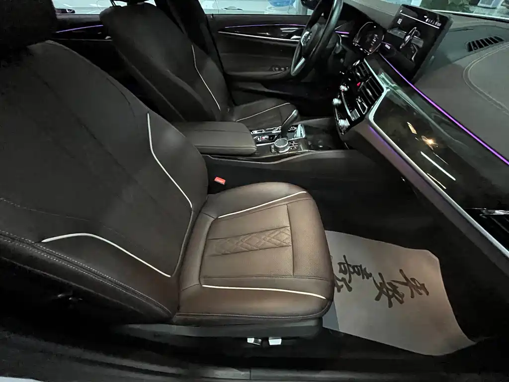 BMW 5 Series 2021 — фото 14