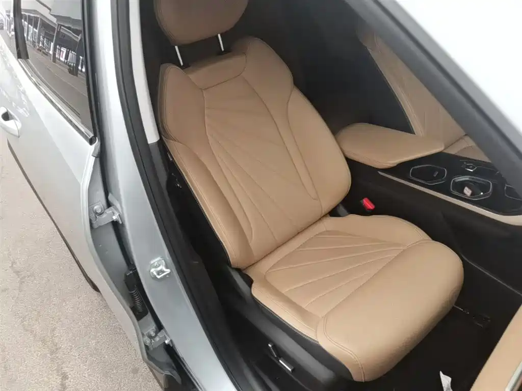 Geely Boyue L 2023 — фото 24