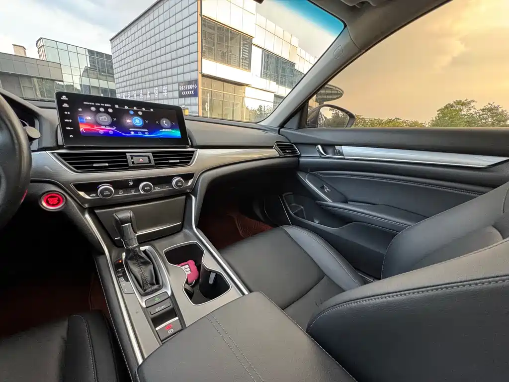 Honda Accord 2022 — фото 12