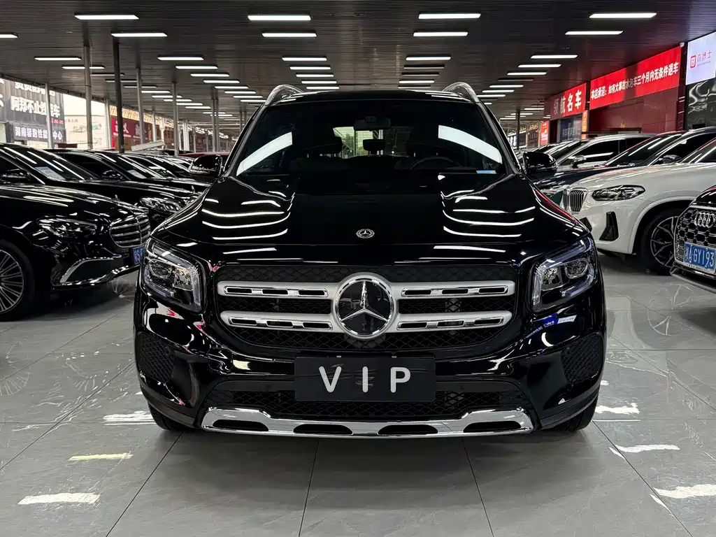 Mercedes-Benz GLB 2023