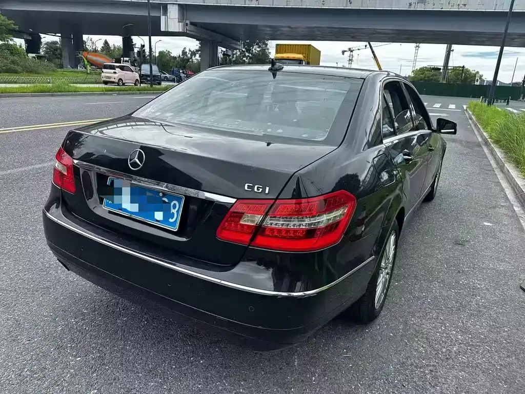 Mercedes-Benz E-Class 2011