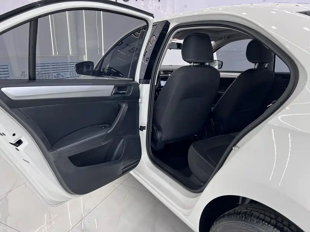 Skoda Rapid 2022 — фото 9