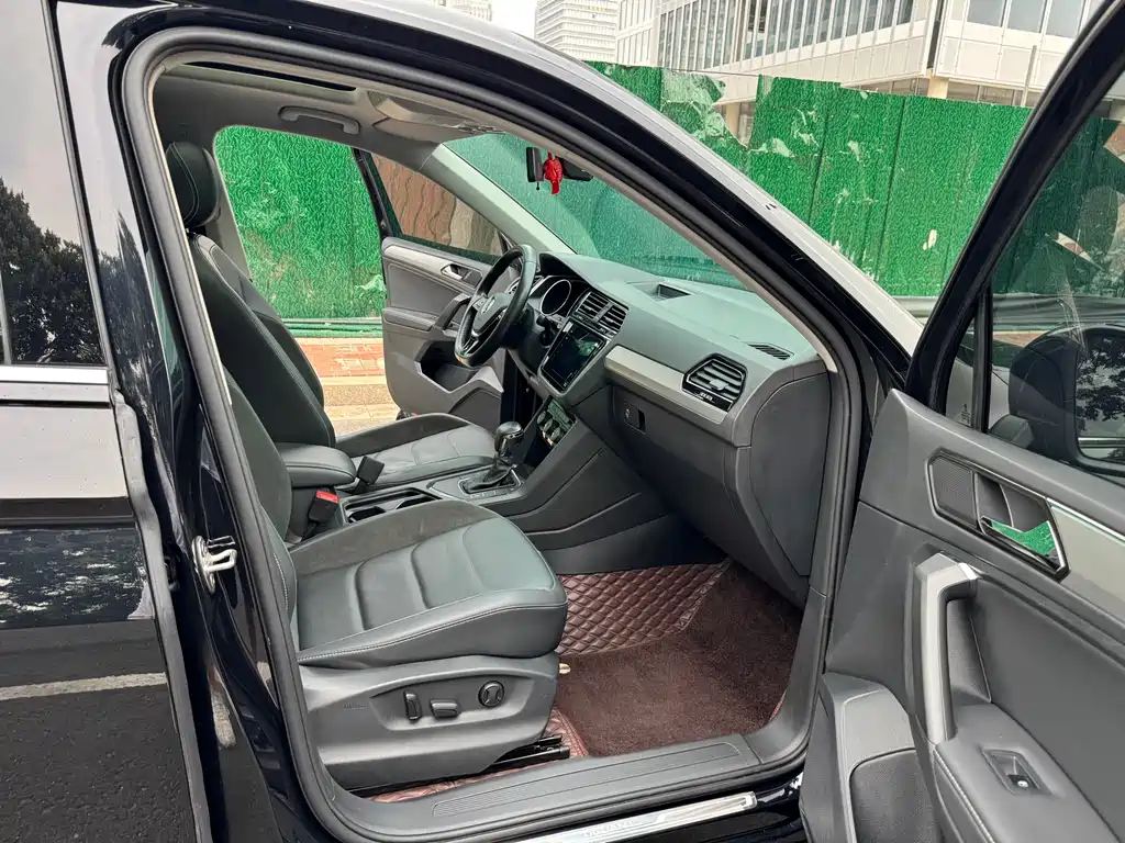 Volkswagen Tiguan L 2021 — фото 12