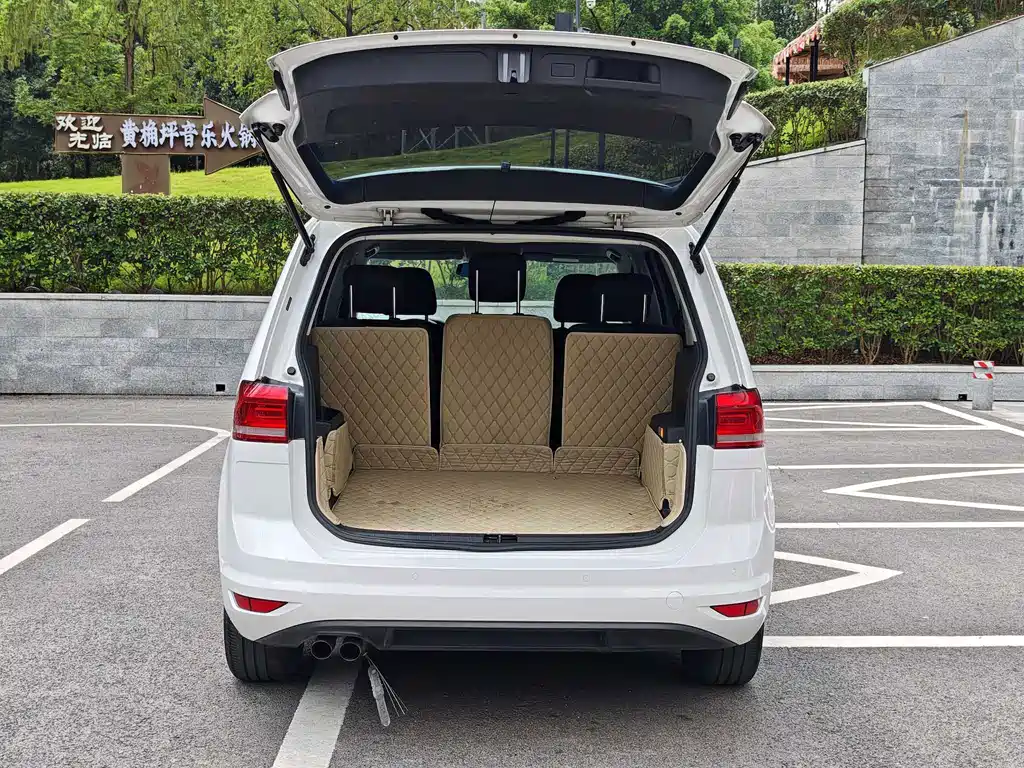 Volkswagen Touran 2017 — фото 15