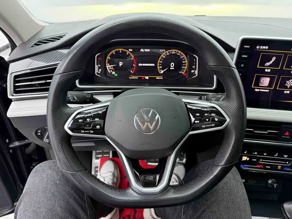 Volkswagen Tiguan L 2022 — фото 10