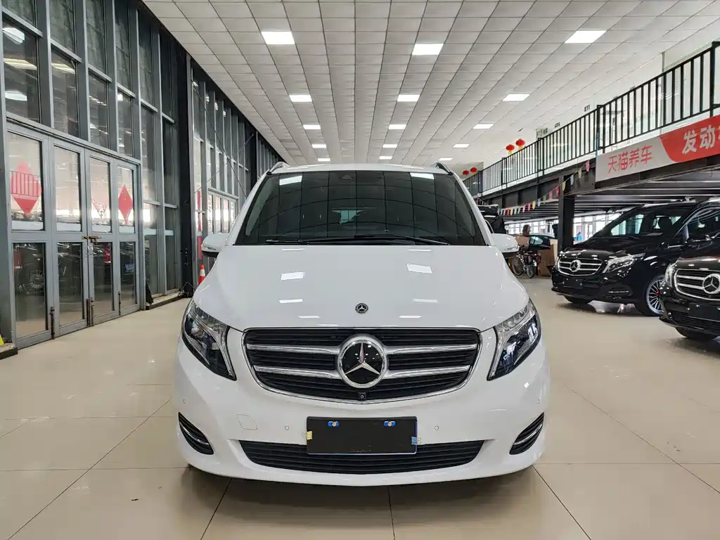 Mercedes-Benz V-Class 2018 — фото 2