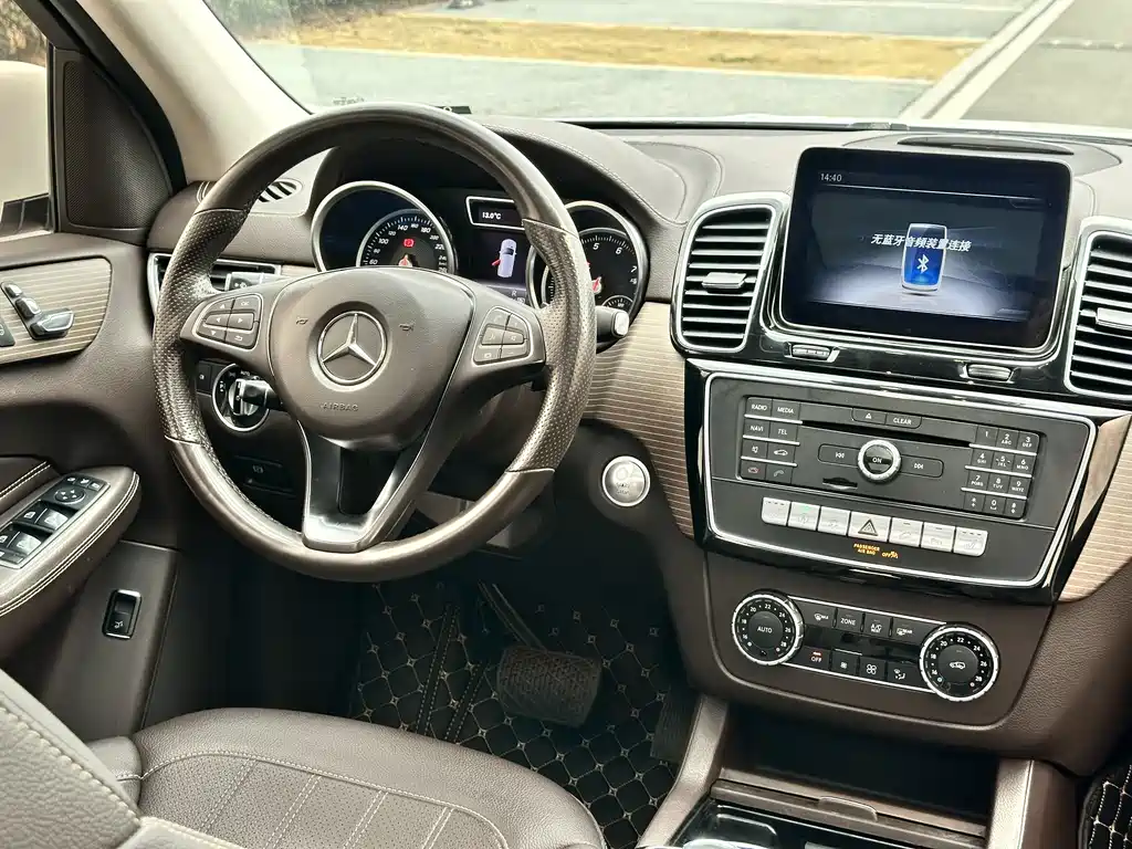 Mercedes-Benz GLE 2018 — фото 12