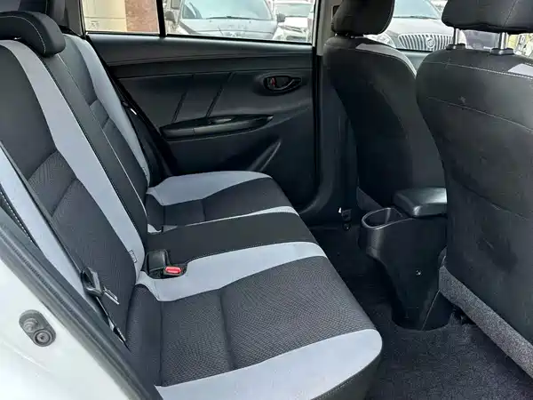 Toyota Yaris L 2020