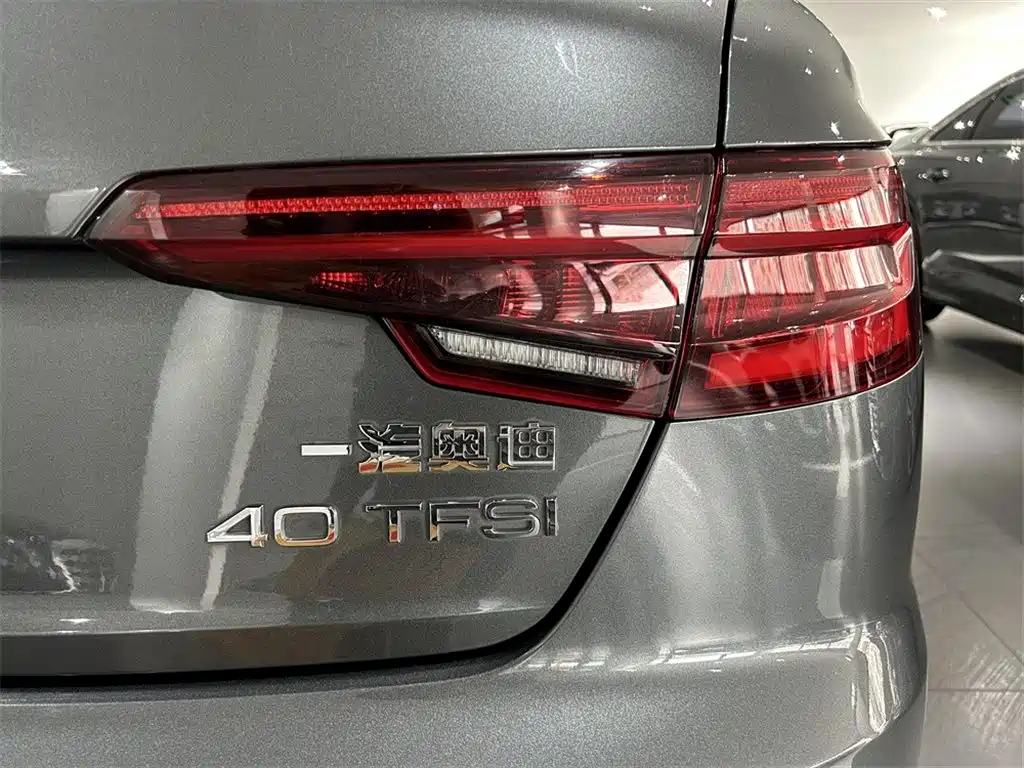 Audi A4L 2019 — фото 13