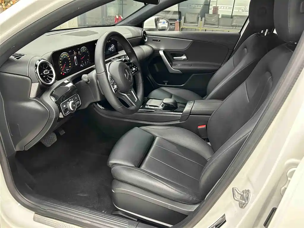 Mercedes-Benz A-Class 2023 — фото 12
