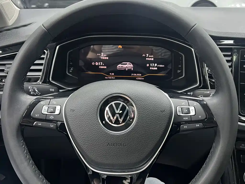 Volkswagen T-Roc 2023 — фото 14