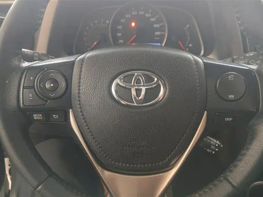 Toyota RAV4 2015 — фото 15
