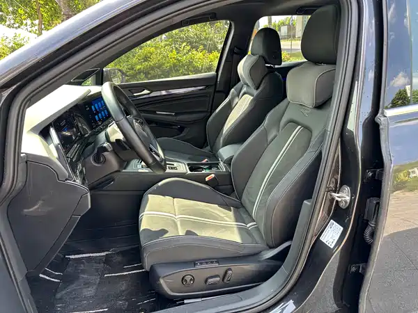 Volkswagen Golf 2022