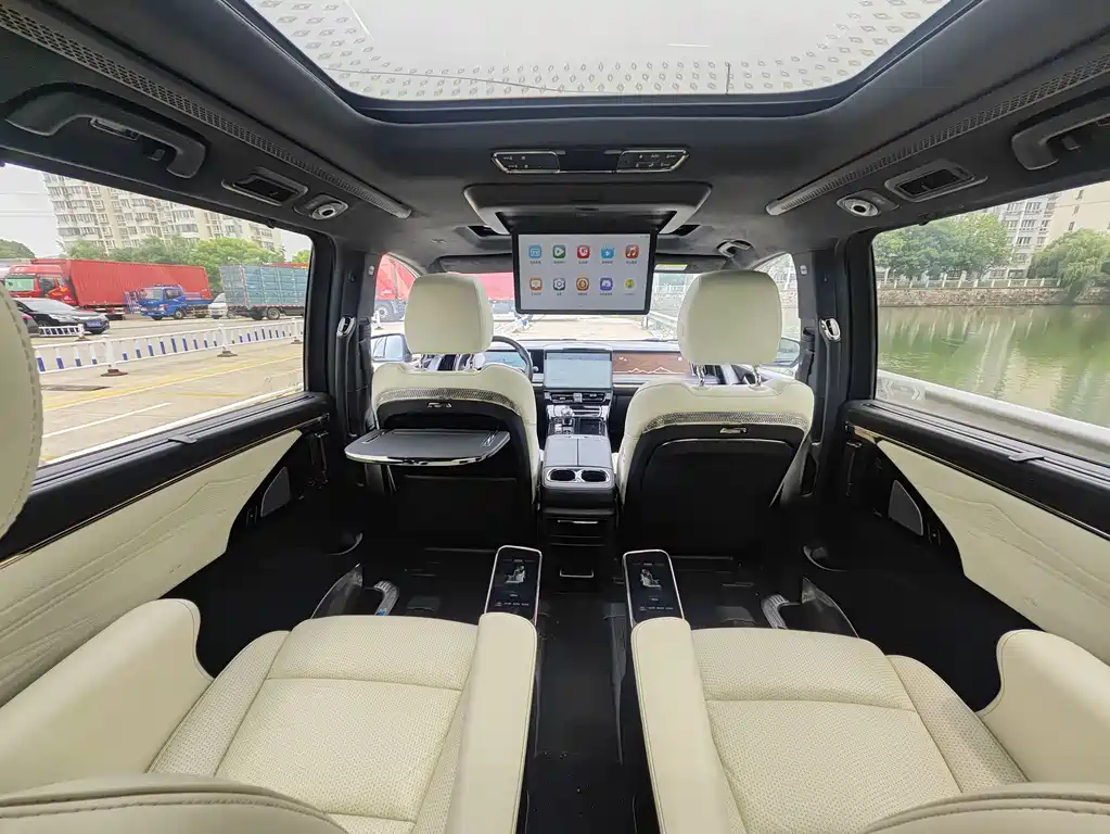 GAC Motor Trumpchi M8 2023 — фото 6