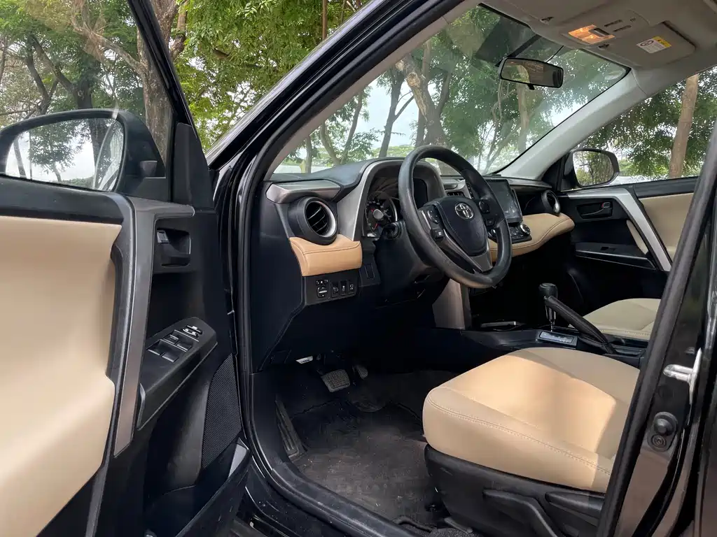 Toyota RAV4 2017 — фото 10