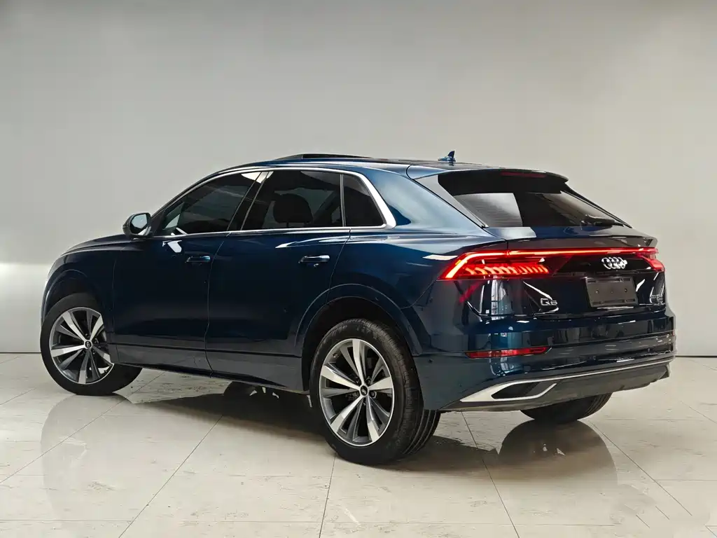 Audi Q8 2021 — фото 21