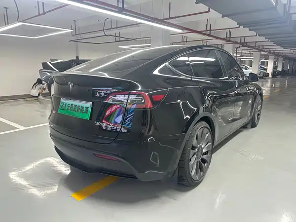 Tesla Model Y 2023