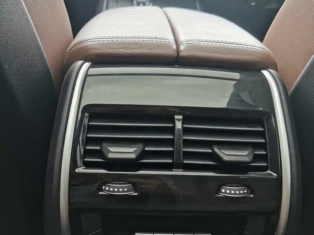 BMW X7 2021 — фото 10