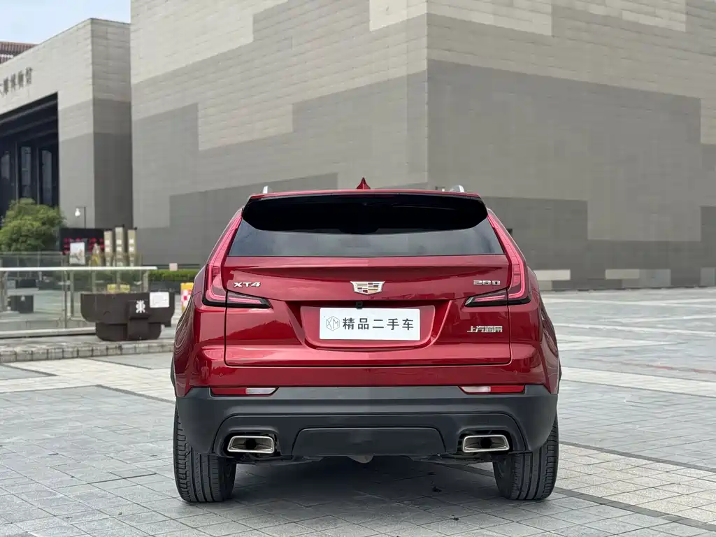 Cadillac XT4 2022 — фото 8