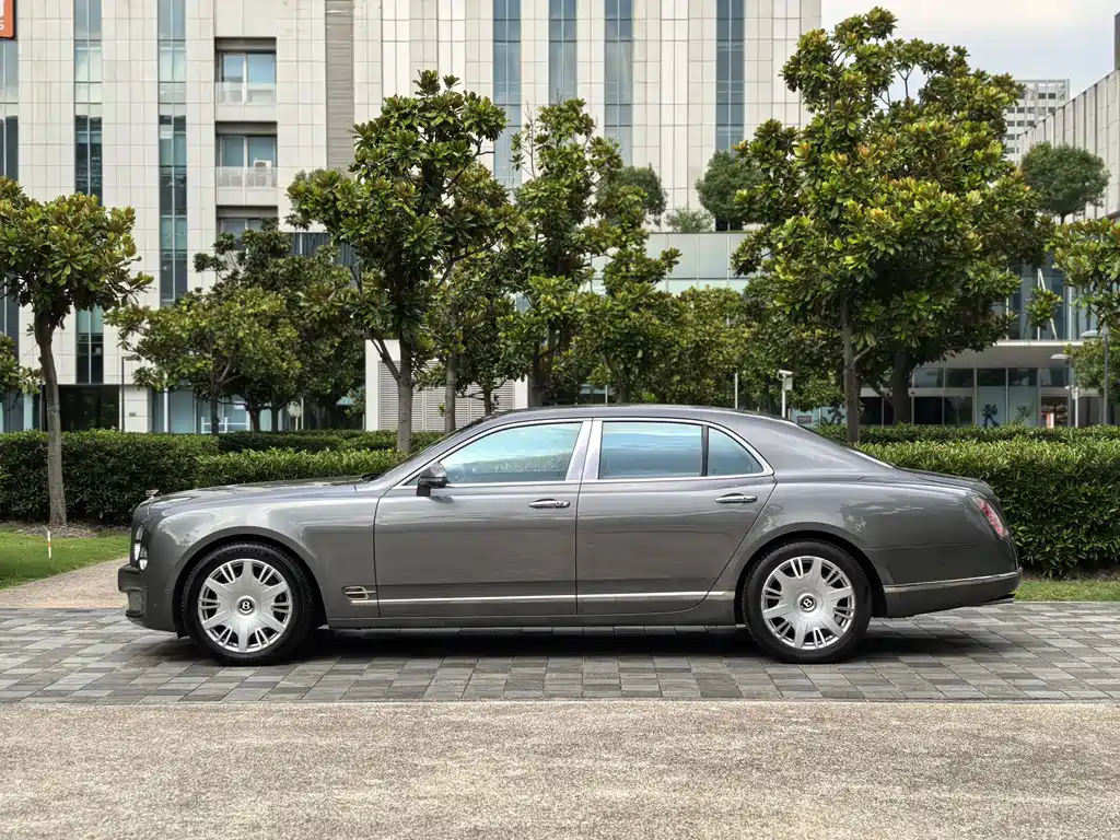 Bentley Mulsanne 2015 — фото 5