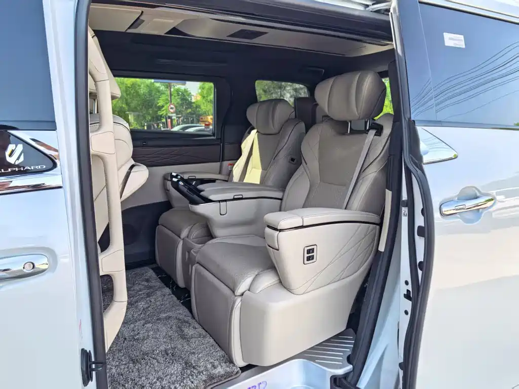 Toyota Alphard 2025 — фото 6