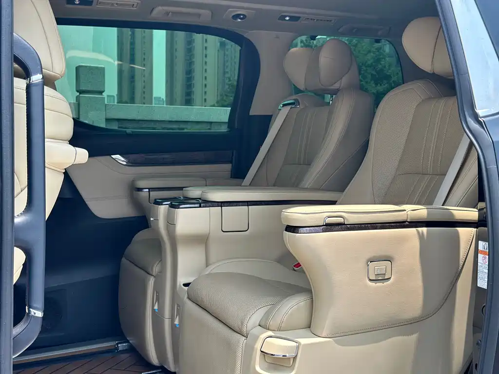 Toyota Vellfire 2021 — фото 6