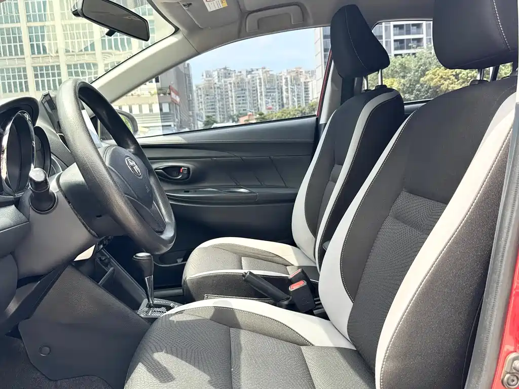 Toyota Yaris L 2020