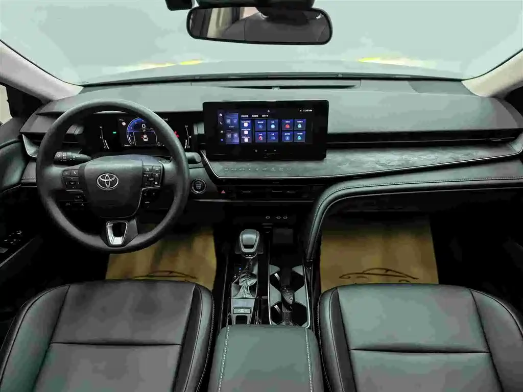 Toyota Camry 2025 — фото 16
