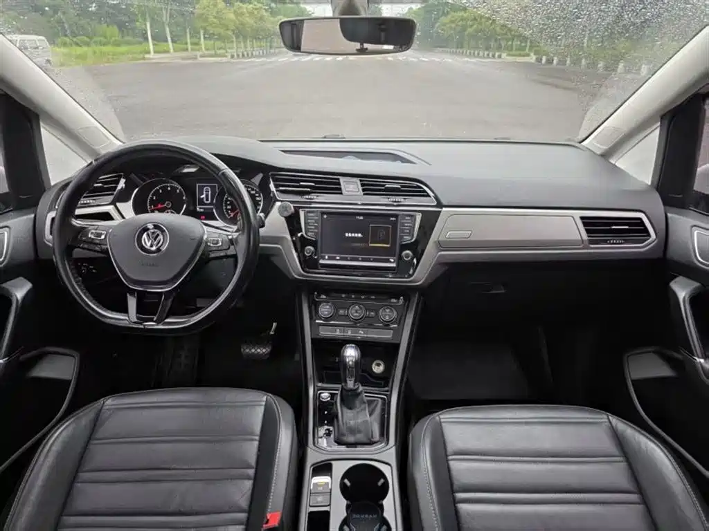 Volkswagen Touran 2019 — фото 5