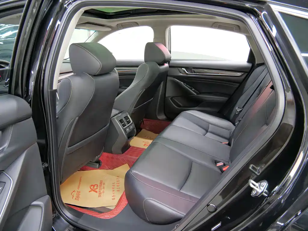 Honda Accord 2023 — фото 13